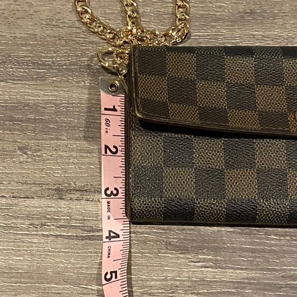 Authentic Louis Vuitton Damier Ebene crossbody - Picture 10 of 11